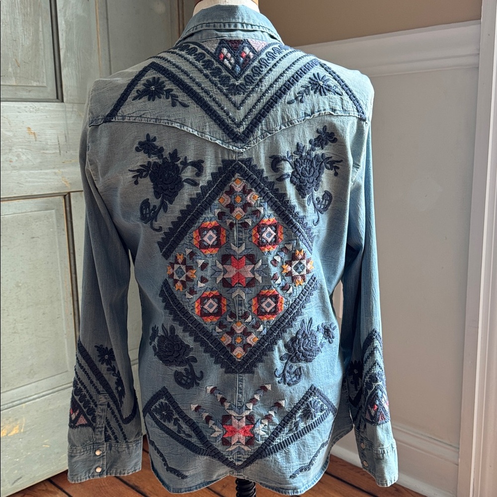 Embroidered Denim Button-Up Shirt - Blue